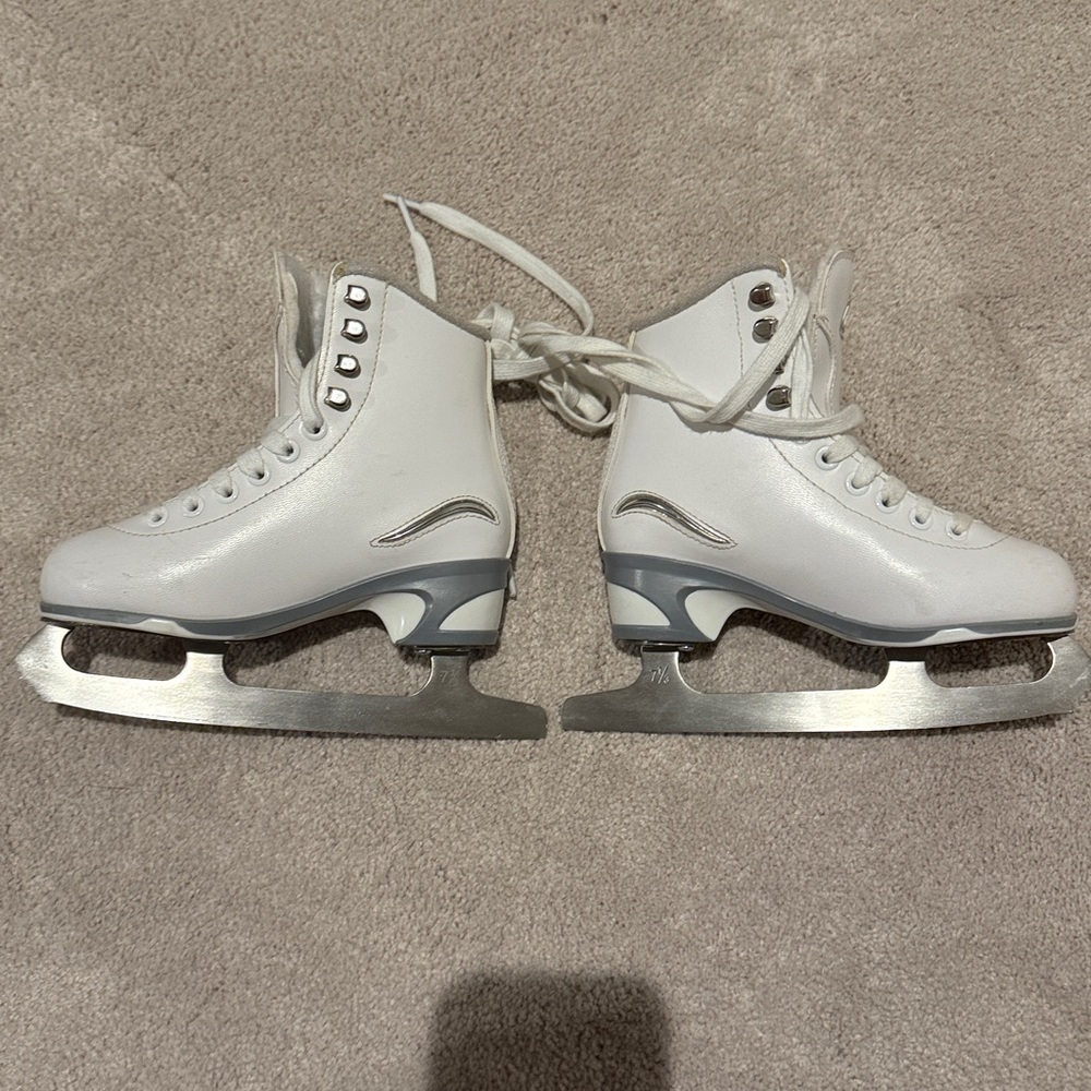 Gently used toddler Sz 12 White Ice Skates with Silver Accents by ultima no box - Picture 3 of 7